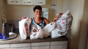 Joveci Rodrigues de Queirós ganhadora do kit churrasco de hoje oferecimento cantora Marilha Mendonça