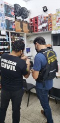 Dois são presos por venda ilegal de vacinas contra Covid-19, em Goiás